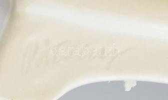 Pátzay Pál (1896-1979): Női akt. Fehér mázas porcelán. Jelzett, korának megfelelő állapotban. m: 28 ...