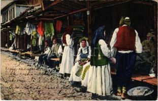 1918 Sarajevo, Strassenszene in Bosnien / Ulicni / street, market vendor / piaci ruhaárusok, folklór (EK) + K.u.k. MILIT. POS
