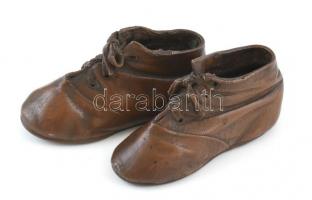 Bronz cipőpár, Jelzett, 1908 körül, kopásokkal, m: 7 cm