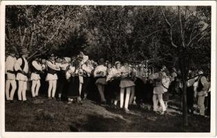 Erdélyi mulatság, néptánc / Transylvanian folk dance. photo