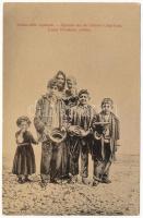 1910 Zsolna, Sillein, Zilina; Zsolnavidéki cigányok. W.L. (?) 928. Biel L. kiadása / Zigeuner aus der Silleiner Umgebung / Cigáni Zilinskeho vidieku / Gypsy folklore from the Zilina Region (EK)