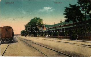 Komárom, Komárno; Pályaudvar, vasútállomás, vonat. Vasúti levelezőlapárusítás 42. sz. 1917. / railway station, train (EK)