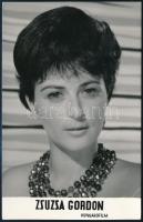 Gordon Zsuzsa (1929-2015) színésznő aláírása az őt ábrázoló fotó hátoldalán