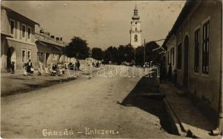 1937 Gnézda, Gnazdy, Gnazdá, Kniesen, Hniezdne; Fő utca, templom / main street, church. photo (tűnyomok / pin marks)