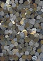 1kg vegyes világpénz, régi és új