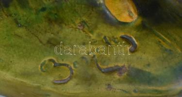 Zsolnay kisplasztika: Nyáját terelő juhász. Formába öntött, felületén fémszínű, színes eozinmázakkal...