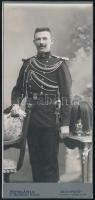 cca 1900 Az osztrák császári Anciéren Leibgarde altisztje. Budapesten készült kabinetfotó 8x17 cm