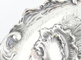 Ezüst (Ag) szecessziós asztalközép, plasztikus virágdíszítményekkel, jelzett: osztrák Diannás jellel...