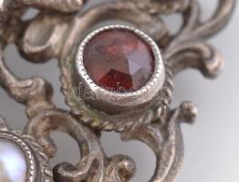 Ezüst (Ag) antik násfa, ötvös ékszer. Függő, alabárdos motívummal, gránátokkal, türkizekkel és barok...