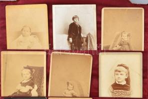 Antik japonizáló fotótartó album. Bársony borítással. Előlap: Karton, litográfia, nyomaton jelzett: ...