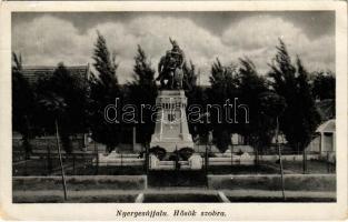 1938 Nyergesújfalu, Hősök szobra (felületi sérülés / surface damage)