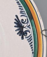 MF jelzéssel: Régi fajansz tányér, kézzel festett, lepattanásokkal, d: 29,5 cm