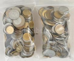 Vegyes, magyar és külföldi érmetétel mintegy ~1kg súlyban T:vegyes Mixed, Hungarian and foreign coin lot (~1kg) C:mixed