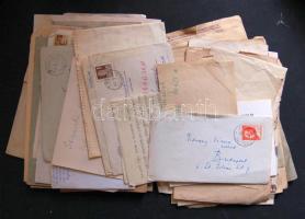 Vincze Lajos grafikus, festőművész papírhagyaték. Átnézetlen levelek, okmányok kb 50 db vegyes minőségben