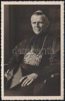 1933 Bp., Hamvas Endre (1890-1970) pápai kamarás, hercegprímási titkár, későbbi csanádi püspök és ka...