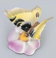 Drasche / Kispest porcelán pillangó, kézzel festett, jelzett, kis kopással, m: 4 cm