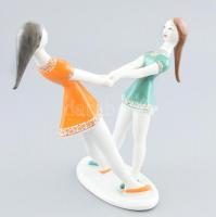 Hollóházi csikomozás / csirizés / csórikázás. Kézzel festett, jelzett, minimális kopással m: 19 cm