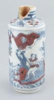 Kínai tubákos szelence, porcelán, máz alatti kék festéssel, jelzett (Yung Cheng 1723-1735). Kupak nélkül, száján sérült, m: 8,5 cm