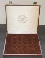 Éremtartó kazetta 30 férőhellyel, 29mm átmérőjű érmékhez, jó állapotban