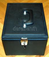 Nagyalakú éremtartó koffer, 8db Leuchtturm típusú éremtartó tálcával, 1x20m 3x35, 2x42, 1x99 férőhellyel, kulccsal