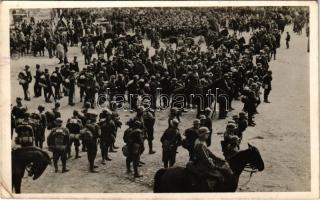 1938 Ipolyság, Sahy; bevonulás, katonák / entry of the Hungarian troops, soldiers + "1938 Az első visszatért magyar város Ipolyság" So. Stpl. (EK)