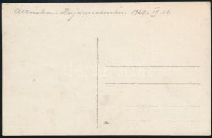 1920 Hajdúszoboszló, a M. Kir. Honvédség katonái felállványozott géppuskákkal gyakorlatoznak, hátold...