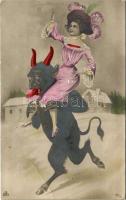 1907 Krampusz nyakában hölggyel. Örömy S. kiadása / Krampus with lady (EB)