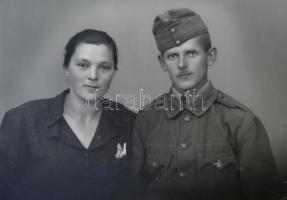 cca 1930 és 1949 között készült KATONAI felvételek, különféle műtermekben (egyenruhák, válllapok, je...