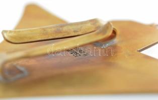 ~1937-1945. "Magyar Vöröskereszt Légimentő" zománcozott nagyméretű bronz jelvény, hátlapon...