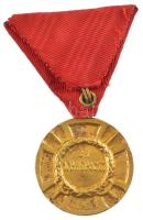 Szerbia 1913. "Miloš Obilić Bátorsági Érem, arany fokozat" aranyozott bronz kitüntetés mel...