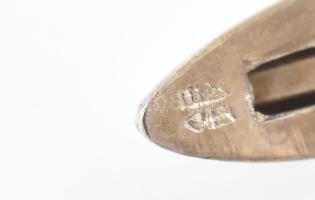 Ezüst (Ag) mandzsettagomb, faragott vörös jáspissal, jelzett, bruttó: 15,7 g