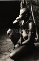 Afrique Noire. Femme Sara-Kaba / Tányérajkú néger / African folklore, half-naked woman with lip plate