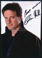 Colin Firth (1960-) színész aláírása fotón