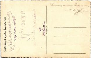 1941 Győr, vegyi harc század egy hónapos katonáinak csoportképe . Szitter fényk. Győr, Árpád út 40. ...