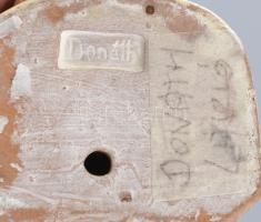 Donáth László (1943-): Art Deco lány, terrakotta, jelzett. Sérülésekkel. 13,5 cm