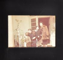 cca 1920-1940 A pilisi báró nyáregyházi Nyáry-család fotó dia hagyatéka, 4 dobozban, nagyrészt színe...