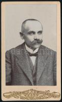 cca 1915 Férfiportré, keményhátú fotó Treiber Fáni huszti műterméből, 10,5×6,5 cm