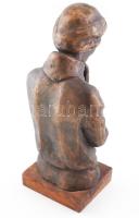 Jelzés nélkül: Kassák Lajos. Öntött, patinázott bronz, fa talapzaton, m: 45 cm