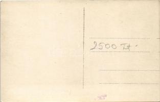 Osztrák-magyar haditengerészet matrózai kötélhágcsón másznak fel a hadihajóba / K.u.K. Kriegsmarine ...