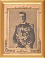 cca 1940 Horthy Miklós kormányzó portréja kitüntetésekkel, Veres fényképe, újságkivágás, kissé foltos, üvegezett fakeretben, 26x20 cm