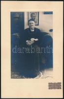 cca 1925 Gerlóczy Károlyné, Barkassy Amália (1841-1937), kartonra kasírozott fotó Schäffer budapesti műterméből, 17×11 cm