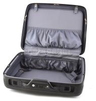 Samsonite nagy méretű bőrönd, számzáras, húzható gurulós. 60x50 cm Jó állapotban, kicsi kopással