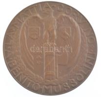 Olaszország 1928. "Benito Mussolini - Corvin Mátyás Társaság" kétoldalas bronz emlékérem. ...