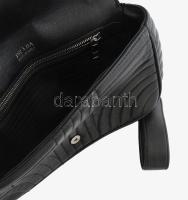 Prada Milano bőr táska, kopott, 19x28cm