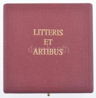 Ausztria 1955. "Tudományokért és Művészetekért Érdemkereszt" aranyozott, zománcozott bronz...