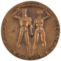 1984. "Dr. Huszti Ferenc elnökségi tag 1977-84 - Eger Sportegyesület / Citius Altius Fortius" öntött bronz emlékérem karton tokban. Ez idő alatt az Eger SE végig az NB II-ben szerepelt, majd 1984-ben sikerült feljutnia az élvonalba. (95mm) T:1-