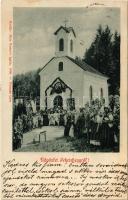 1900Feketehegy-fürdő, Feketehegy, Schwartzenberg, Cernohorské kúpele (Merény, Vondrisel, Nálepkovo); Katolikus körmenet a kápolna előtt. Matz Gusztáv kiadása / Catholic procession in front of the chapel