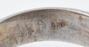 Ezüst(Ag) gyűrű gyökérsmaragdokkal, jelzett, méret: 58, bruttó: 14,5 g