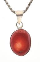 Ezüst(Ag) kígyó nyaklánc korall medállal, jelzett, h: 42 cm, bruttó: 10,5 g