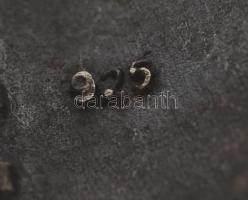 Ezüst(Ag) masszív gyűrű színváltós kővel, jelzett, méret: 56, bruttó: 11,1 g